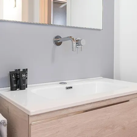 Classbnb - Due Moderni A 1km Dall'arco Della Pace Διαμέρισμα