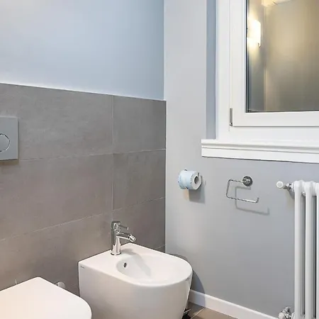 Classbnb - Due Moderni A 1km Dall'arco Della Pace Διαμέρισμα