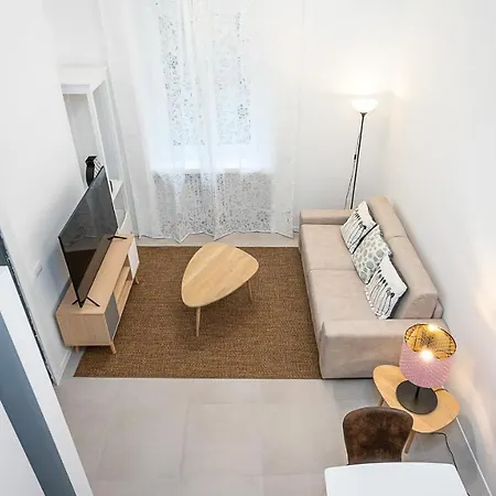 Classbnb - Due Moderni A 1km Dall'arco Della Pace Διαμέρισμα